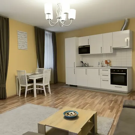 Apartmán For 10 Guests Center Of *