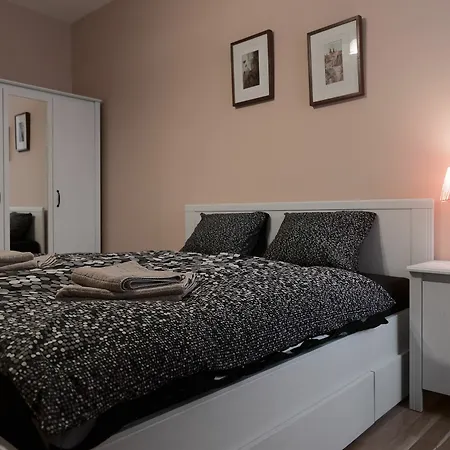Apartmán For 10 Guests Center Of