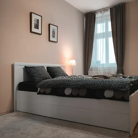 Apartmán For 10 Guests Center Of
